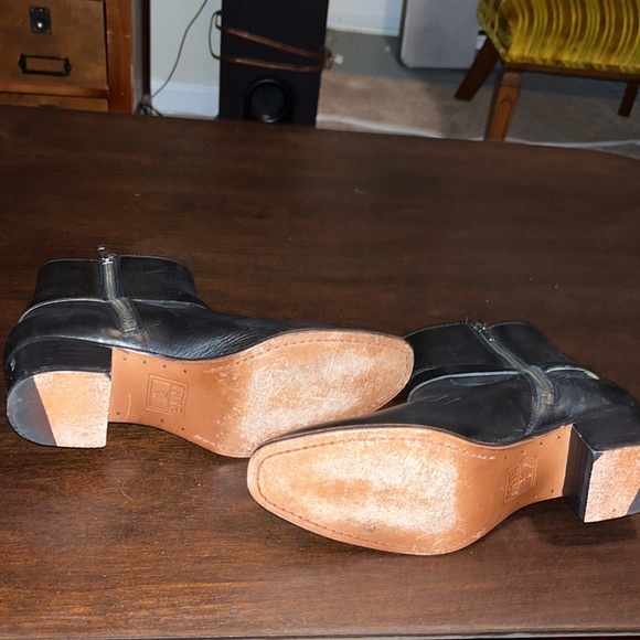 FRYE black leather heeled Moto boots - Picture 7 of 9